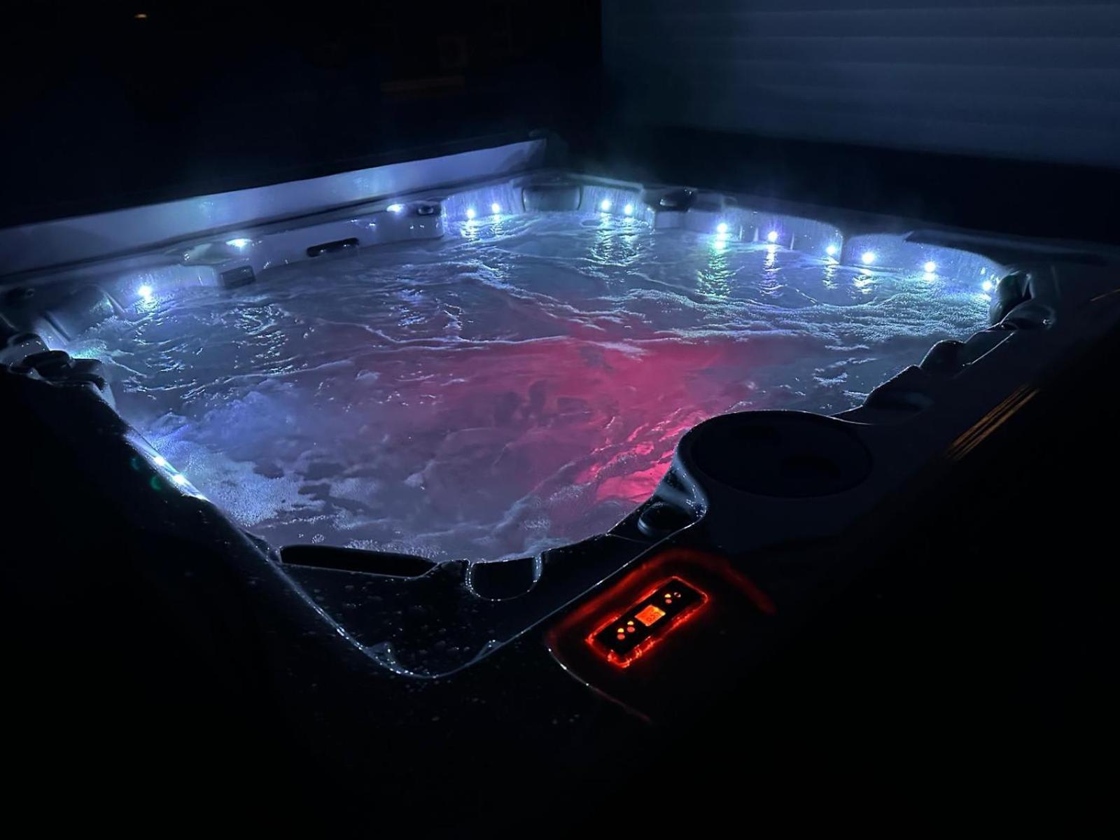 Holiday home Luxury Hot Tub Sauna Game Dog Friendly
