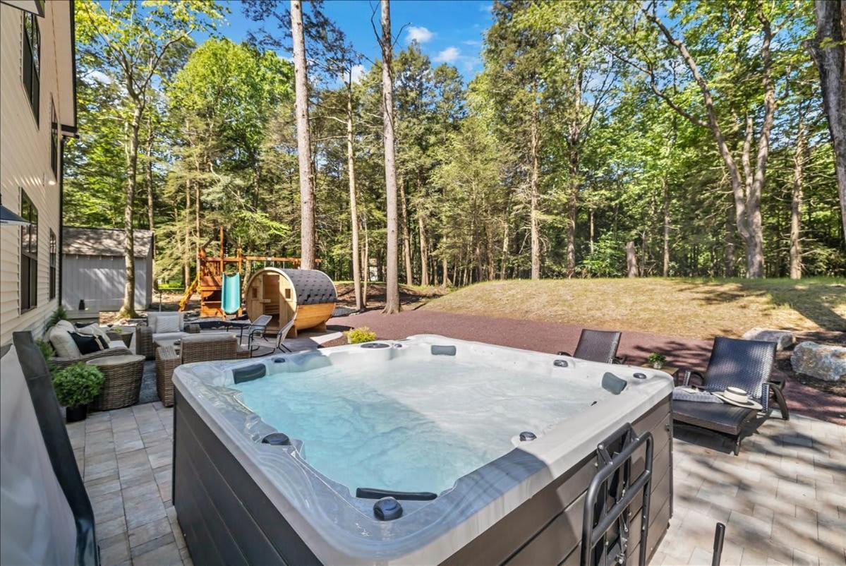 Holiday home Luxury Hot Tub Sauna Game Dog Friendly Albrightsville