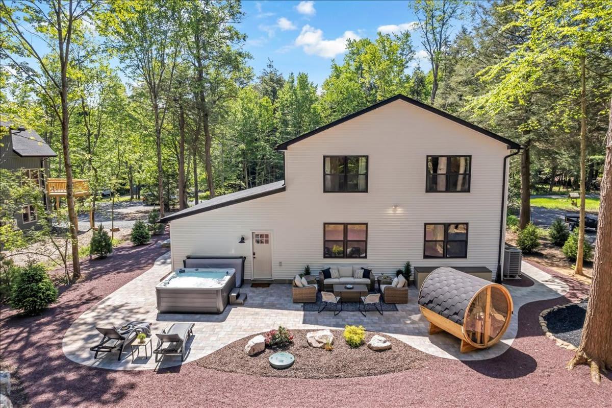 Luxury Hot Tub Sauna Game Dog Friendly Albrightsville